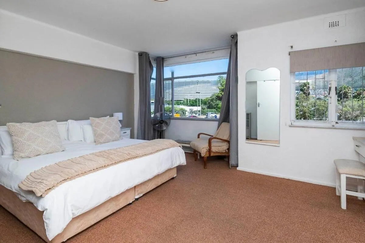 Spacious 2-Bed - Mouille Point Cape Town South Africa